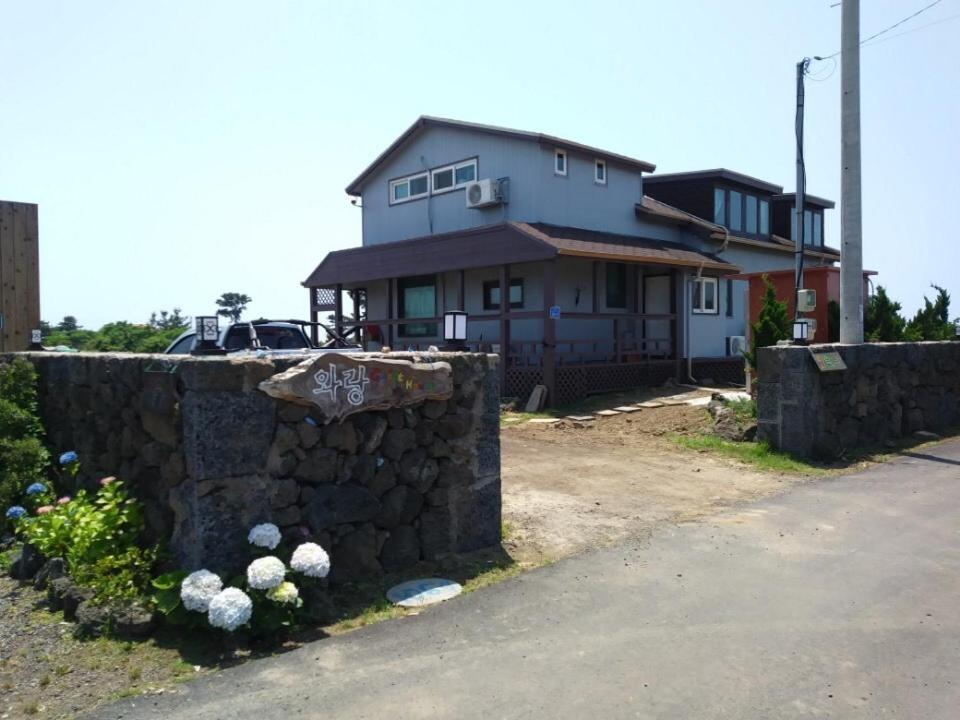 Warang Guesthouse เมืองเชจู ภายนอก รูปภาพ